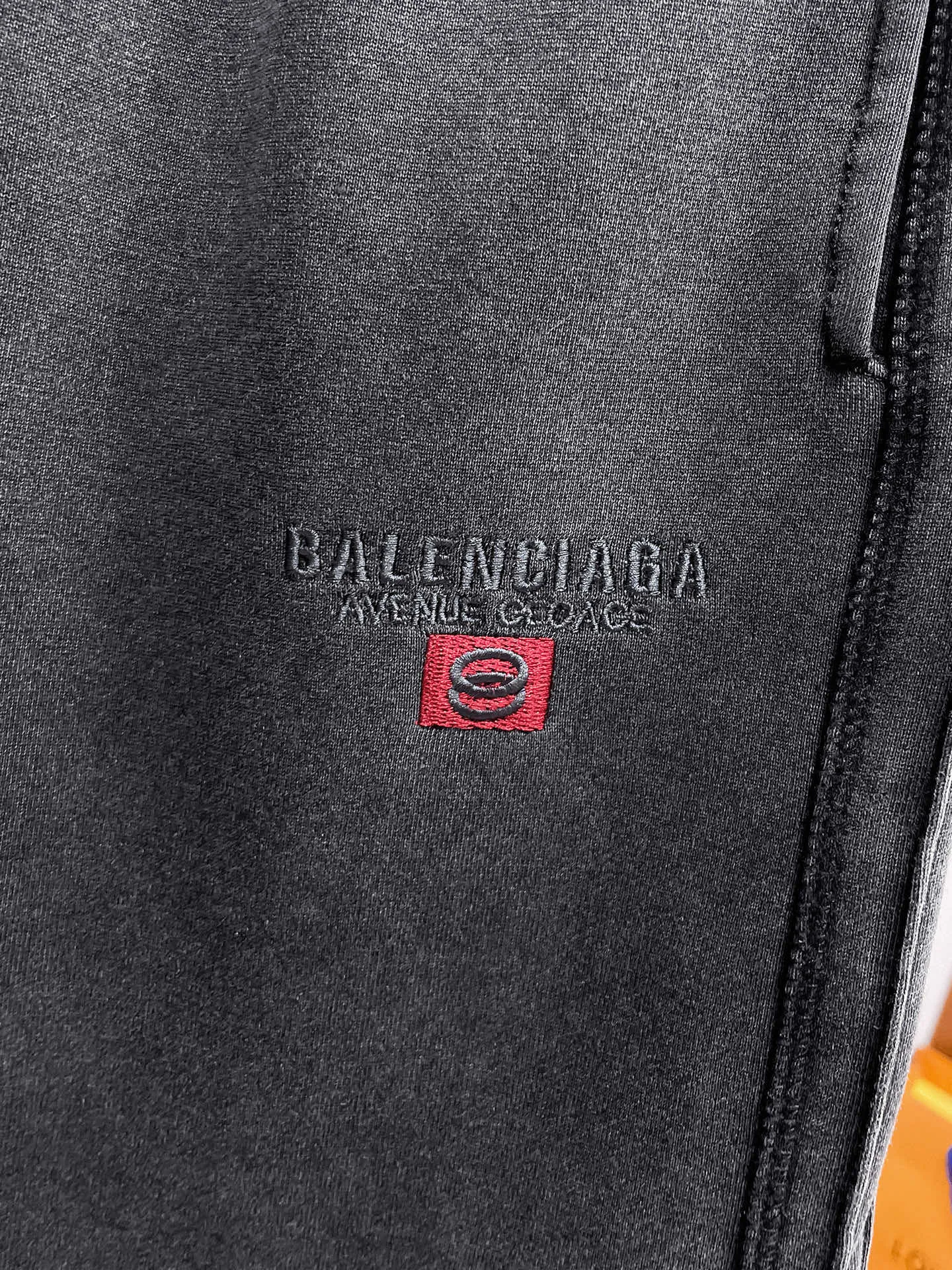 Balenciaga's three-standard complete 2026 summer New Arrival men's casual shorts, advanced custom-made Breathable fabric, Breathable fabric, extremely stretchy and comfortable, impeccable details, top-grade accessories, original logo design concept, delicate and soft feel! The upper body fit is awesome! Size: M-XXXL Please state your height and weight when ordering